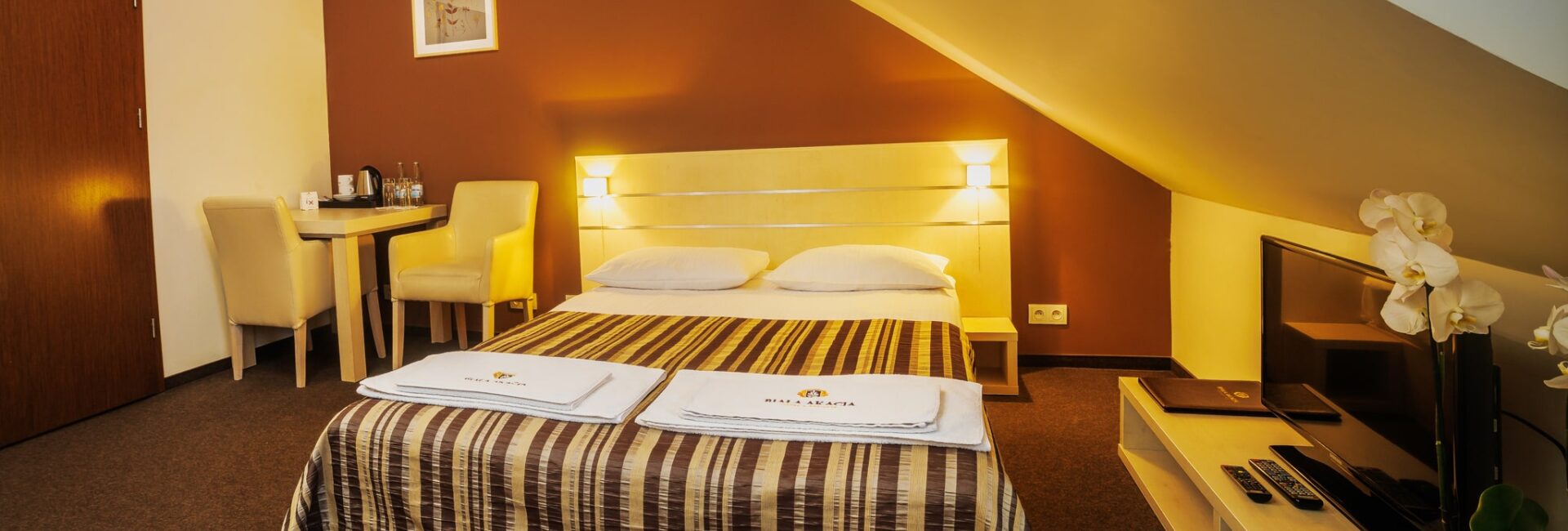 Pokój dwuosobowy z łóżkiem małżeńskim Pokój dwuosobowy z łóżkiem małżeńskim