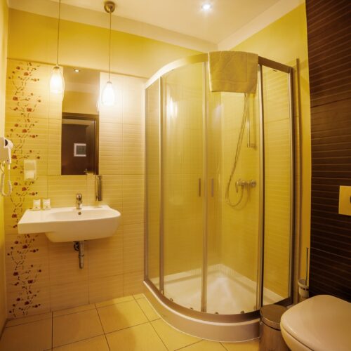 Pokój dwuosobowy z łóżkiem małżeńskim Pokój dwuosobowy z łóżkiem małżeńskim