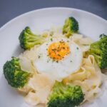Brokułowe Tagliatelle z jajkiem sadzonym 
